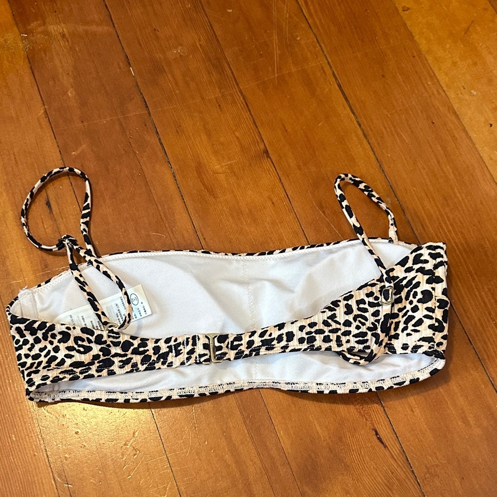 Hollister Black and White Leopard Bikini Top - Picture 2 of 2